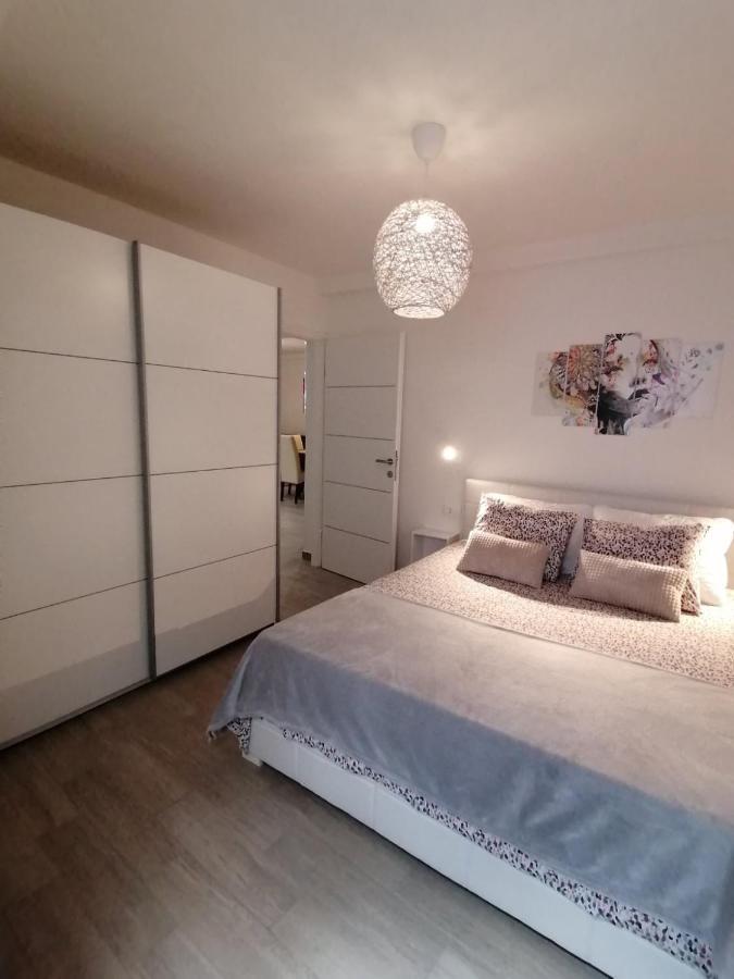 Apartments Pepe Новиград Екстериор снимка