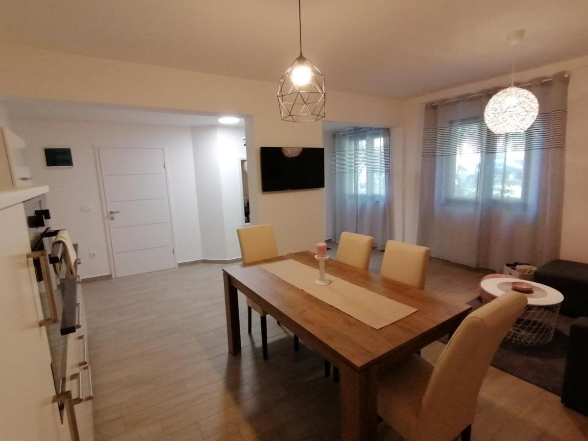 Apartments Pepe Новиград Екстериор снимка