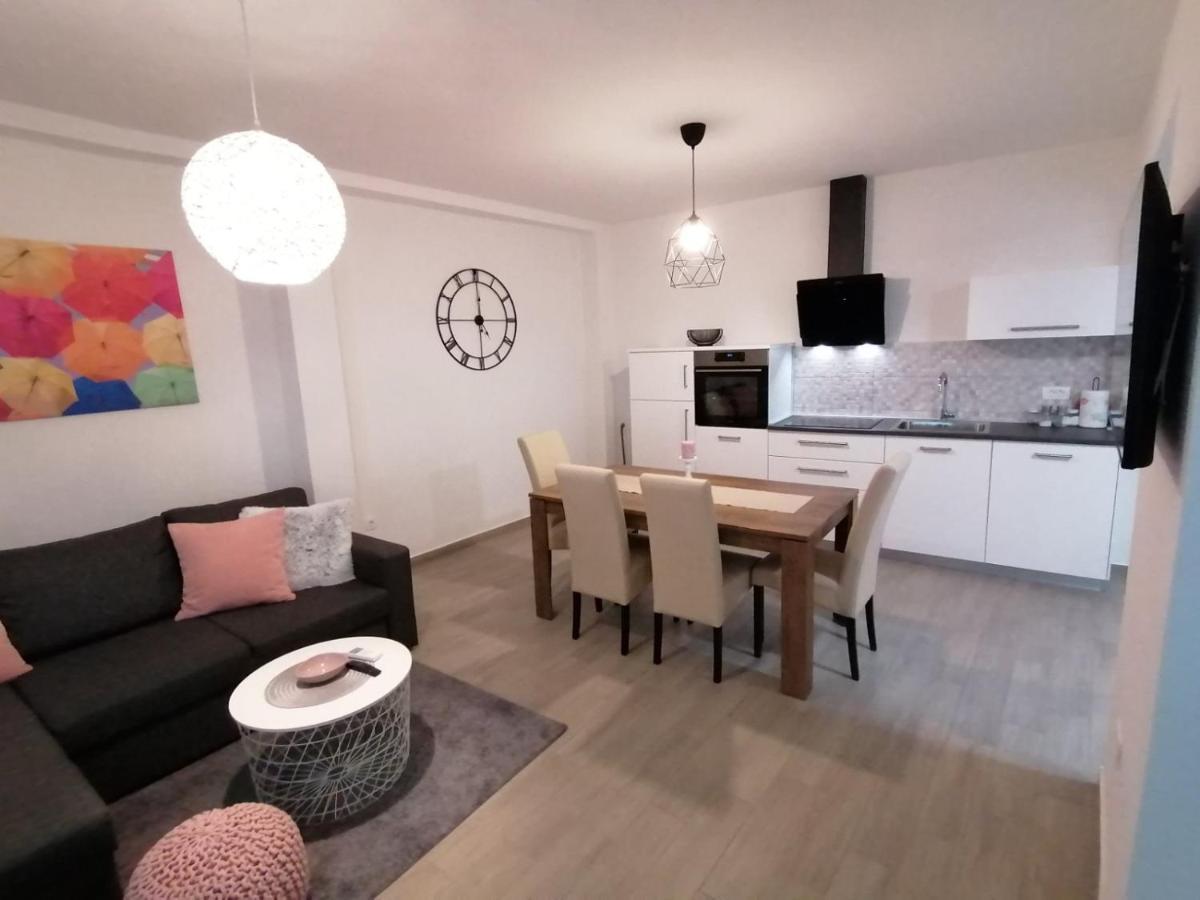 Apartments Pepe Новиград Екстериор снимка