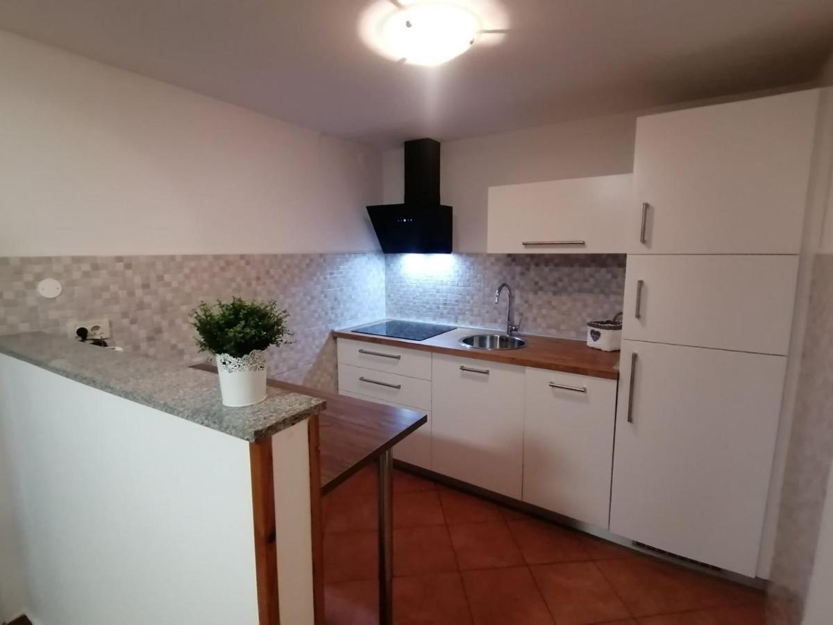 Apartments Pepe Новиград Екстериор снимка