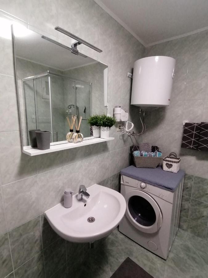 Apartments Pepe Новиград Екстериор снимка