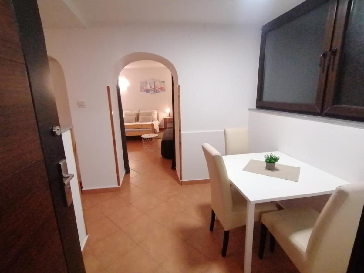Apartments Pepe Новиград Екстериор снимка