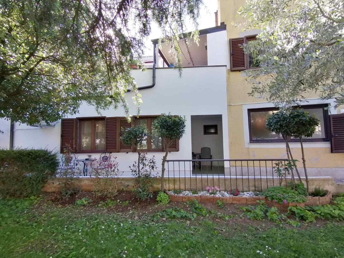 Apartments Pepe Новиград Екстериор снимка