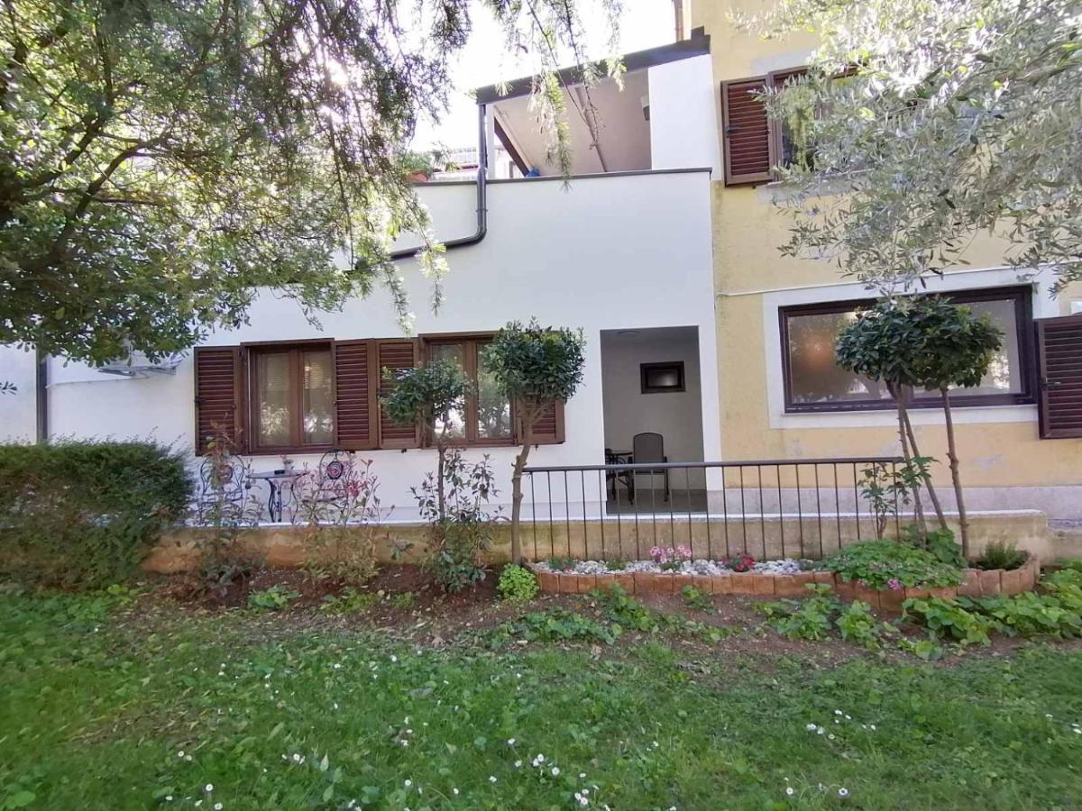 Apartments Pepe Новиград Екстериор снимка
