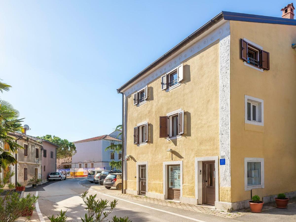 Apartments Pepe Новиград Екстериор снимка