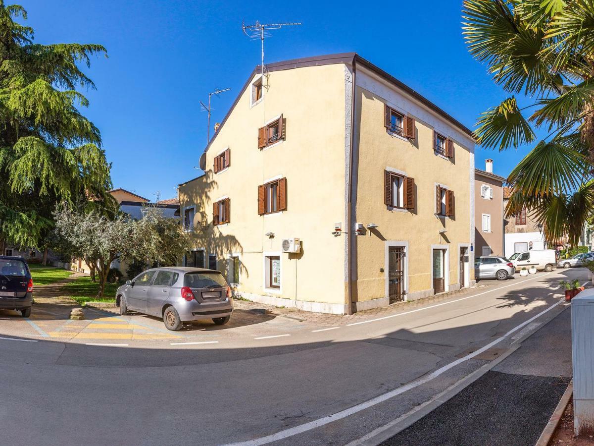 Apartments Pepe Новиград Екстериор снимка